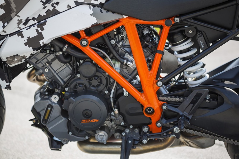 Супермото KTM 1290 super Duke