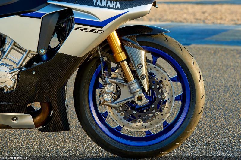 Серебряный Yamaha YZF r1