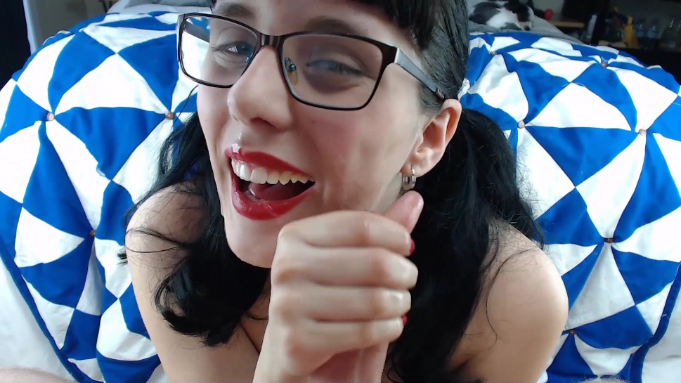 Sexy Saffron - I Love Giving Handjobs And Taking Big Loads On My Face!
